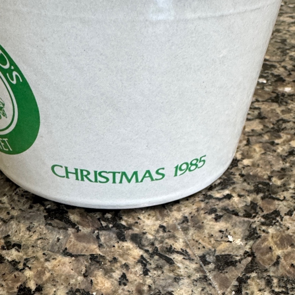 Marshall Field's rare vintage Christmas 1985 Stoneware Crock EUC - Picture 2 of 10